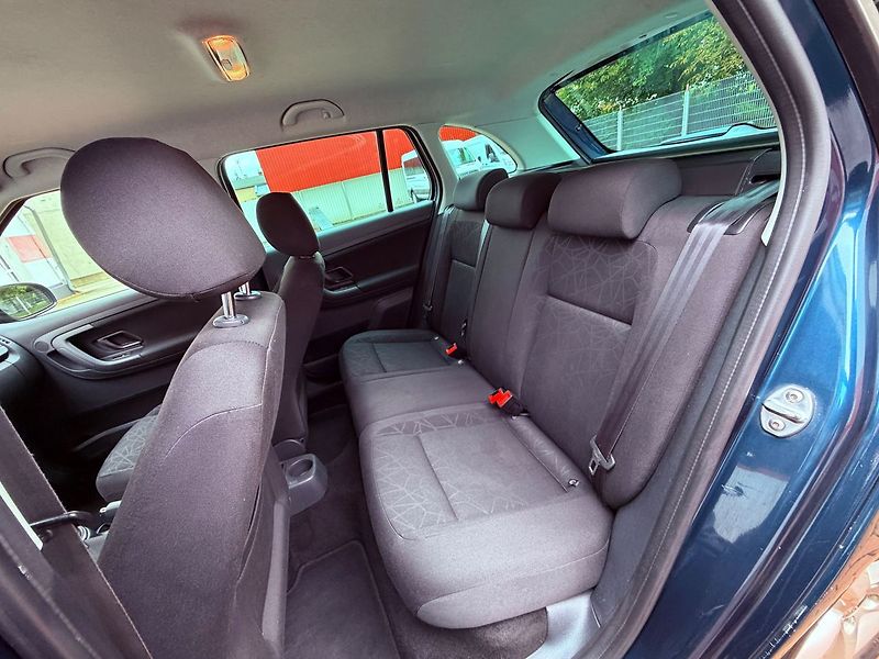 Škoda Fabia 1.2 TSi Family, Serviska, Auto - fotka 11 z 25