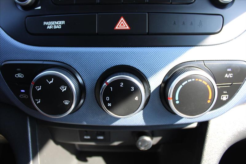 Hyundai i10 1,0 i  NOVÉ V ČR,1.MAJITEL - fotka 18 z 22