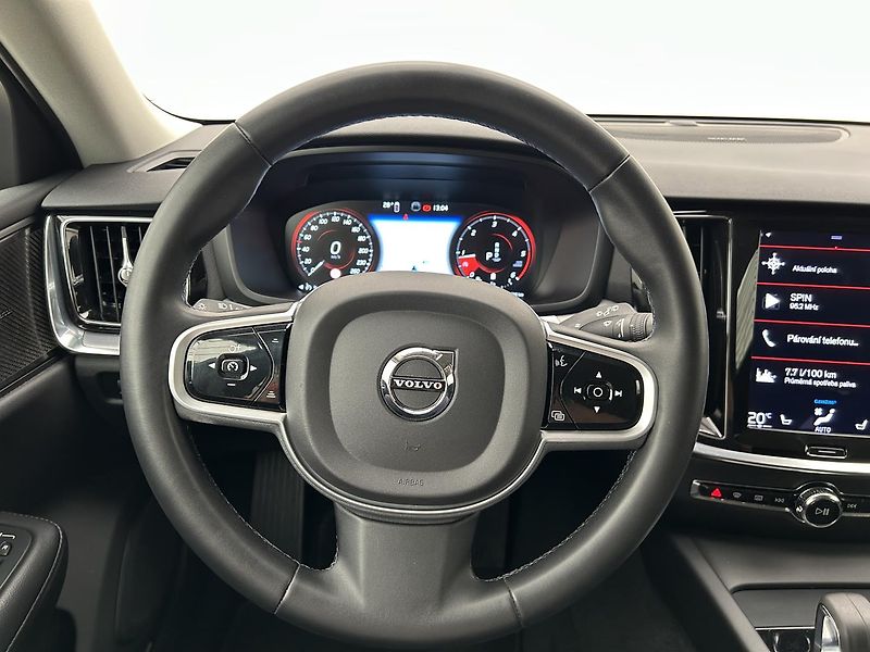 Volvo V60 2.0  B4 4x4 Cross Country PRO - fotka 15 z 25