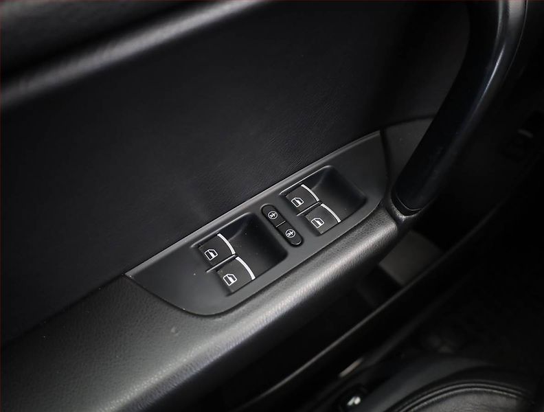 Volkswagen Touareg (2011) 3.0 TDI, 4X4, Automat - fotka 17 z 21