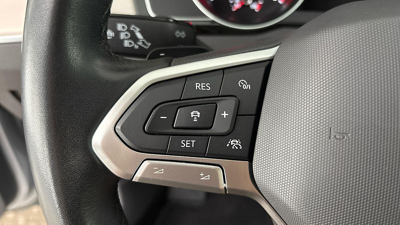 Volkswagen Passat 2.0 TDI DSG Elegance Variant - fotka 14 z 27