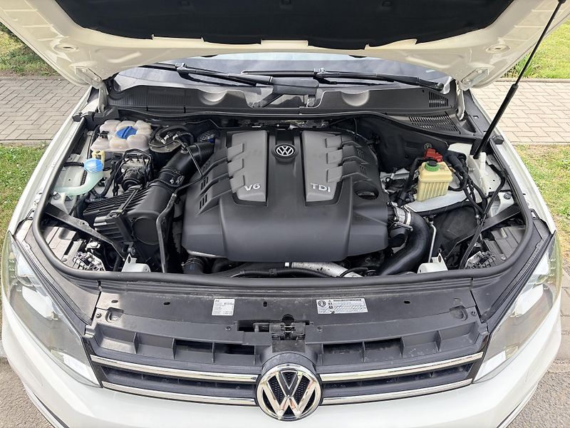 Volkswagen Touareg 3.0TDI V6 DSG 4x4 VZDUCH - fotka 56 z 56