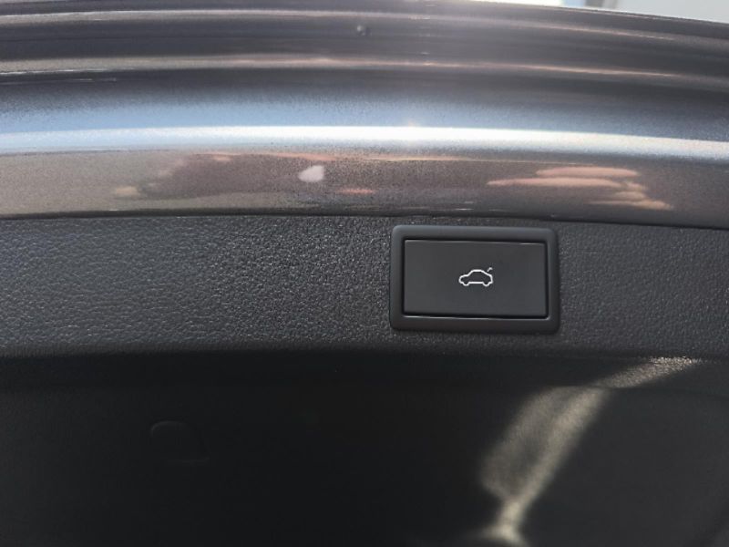 Škoda Octavia 2.0 TDi Sportline DSG - fotka 21 z 24