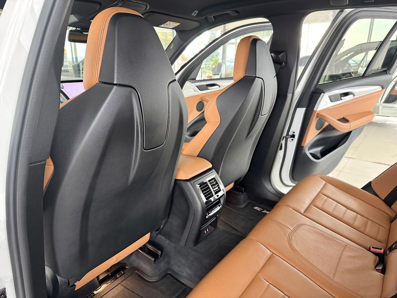 BMW X3 30d xDrive*M-SPORT*Laser*360°K - fotka 17 z 42