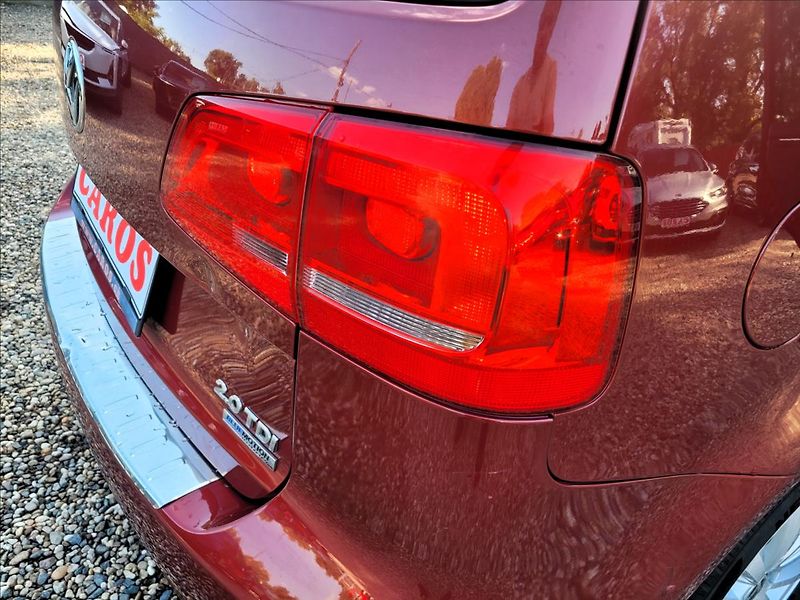 Volkswagen Touran 2,0 Rezervace!,dsg,Highline,ků - fotka 40 z 44