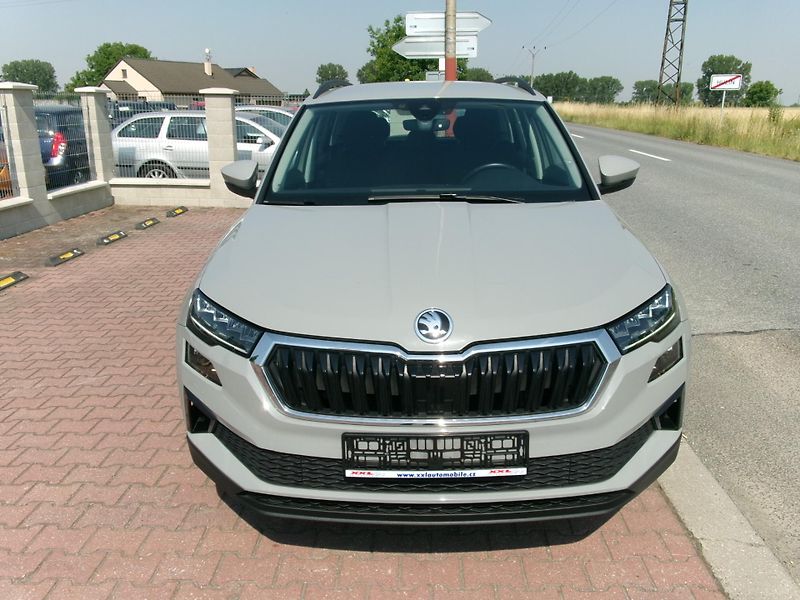 Škoda Karoq (2023) 2,0TDI DSG ACC BT  - fotka 2 z 28