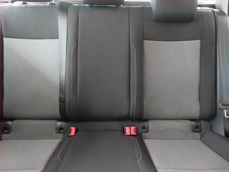 Volkswagen Golf (2014) 1.6 TDI, Navi, Tempomat - fotka 10 z 18