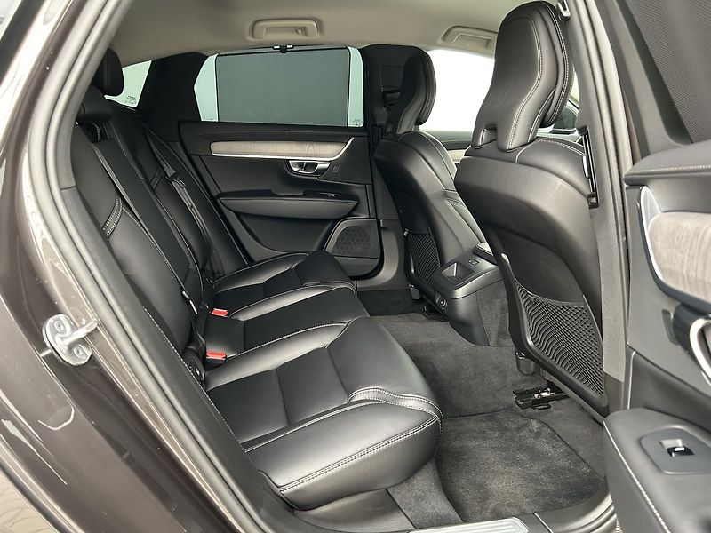 Volvo S90 2.0 B5 4x4 PLUS - fotka 16 z 31