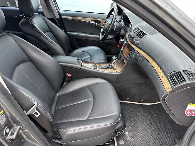 Mercedes-Benz Třídy E E 320 CDI Avantgarde - fotka 12 z 32