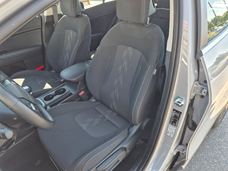 Kia Sportage (2025) Exclusive  1.6 T-GDI 110 kW 6° - fotka 13 z 36