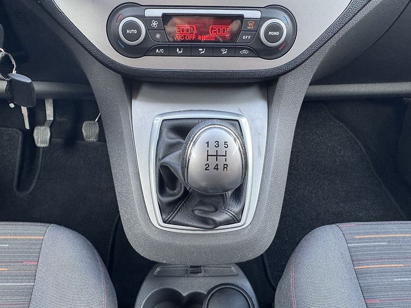 Ford C-MAX (2009) 1.6i Style Digi Klima Tažné Z - fotka 10 z 45