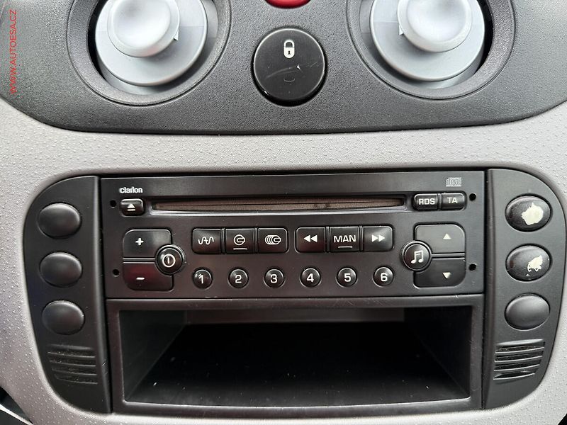 Citroën C3 (2003) 1.4i, Klima - fotka 12 z 15
