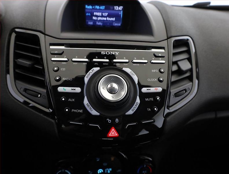 Ford Fiesta (2012) 1.0 EcoBoost, Park. senzory - fotka 11 z 15