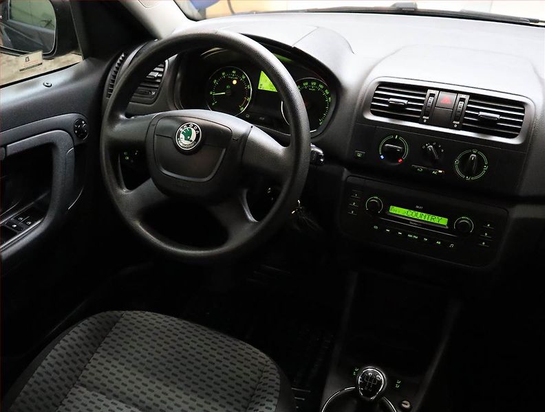 Škoda Roomster (2011) 1.2 TSI, Vyhř. sedaček - fotka 7 z 17