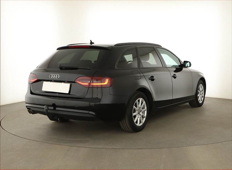 Audi A4 (2014) 2.0 TDI, Automat, Navi - fotka 5 z 16