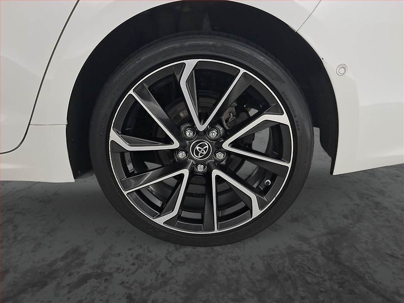 Toyota Corolla (2019) 1.8 Hybrid, Automat, Kůže - fotka 15 z 18