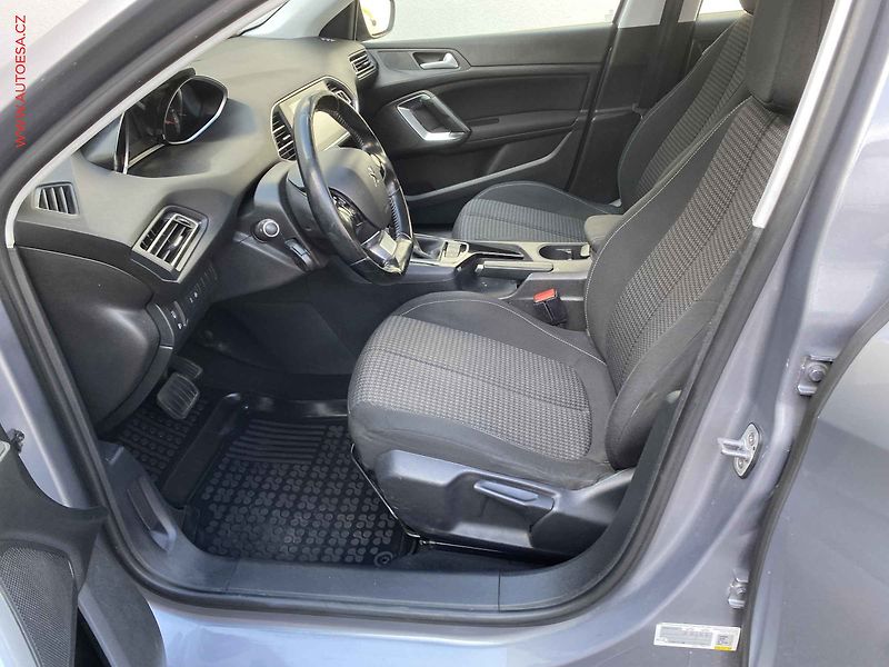 Peugeot 308 (2018) 1.6 HDi, AT, navi, AC - fotka 9 z 17