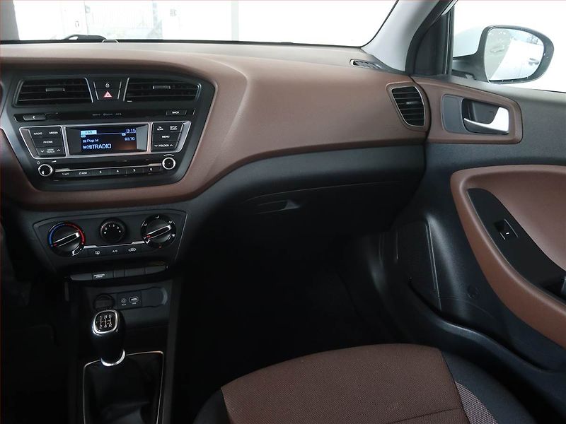 Hyundai i20 (2016) 1.2, ČR,1.maj, Serv.kniha - fotka 8 z 14