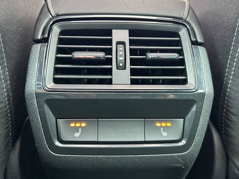 Škoda Karoq (2022) 1.5 TSI 7DSG Sportline - fotka 23 z 33