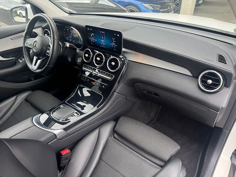 Mercedes-Benz GLC 220d 4MATIC - fotka 13 z 21