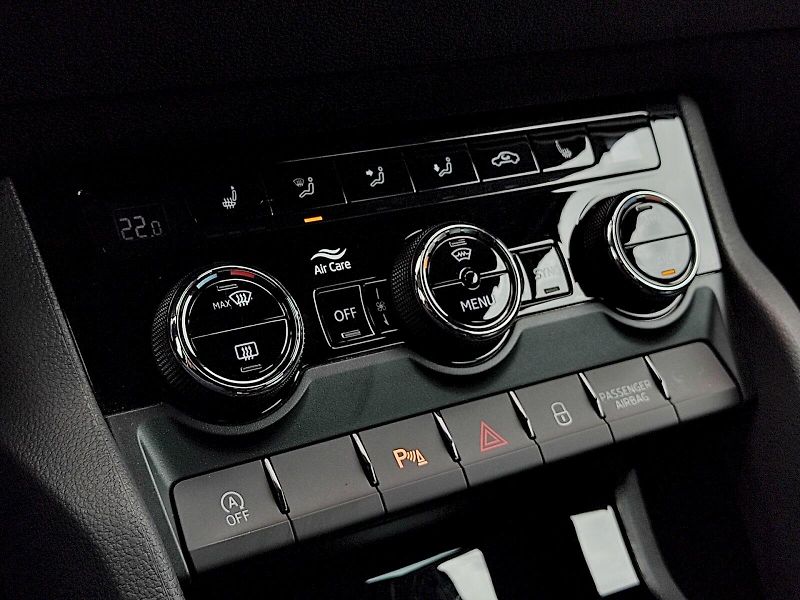 Škoda Karoq (2022) Style 2,0 Tdi 110 Kw 4x4 DSG - fotka 22 z 38