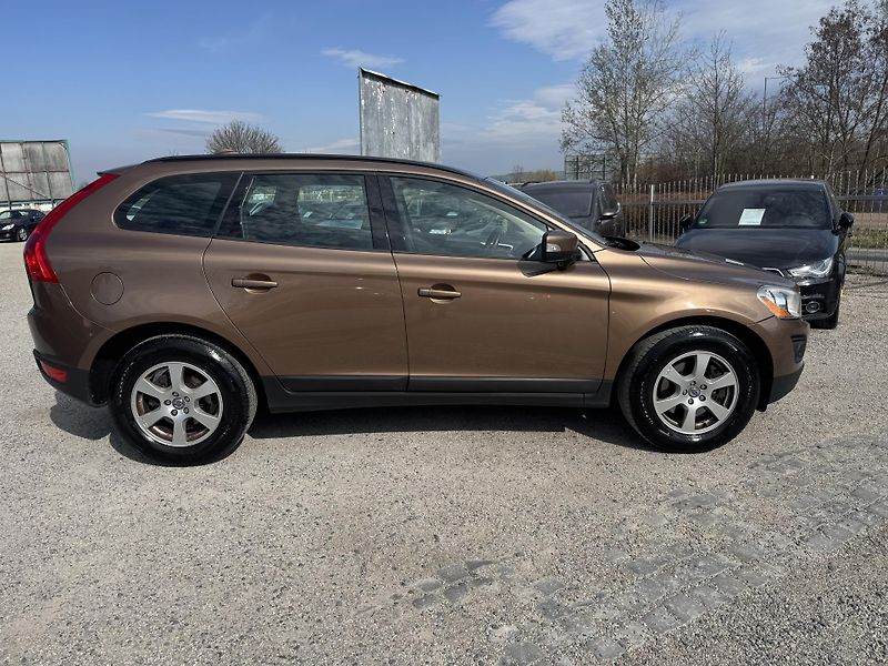 Volvo XC60 (2010) 2.4D5 151KW 1.Majitel AWD  - fotka 9 z 40