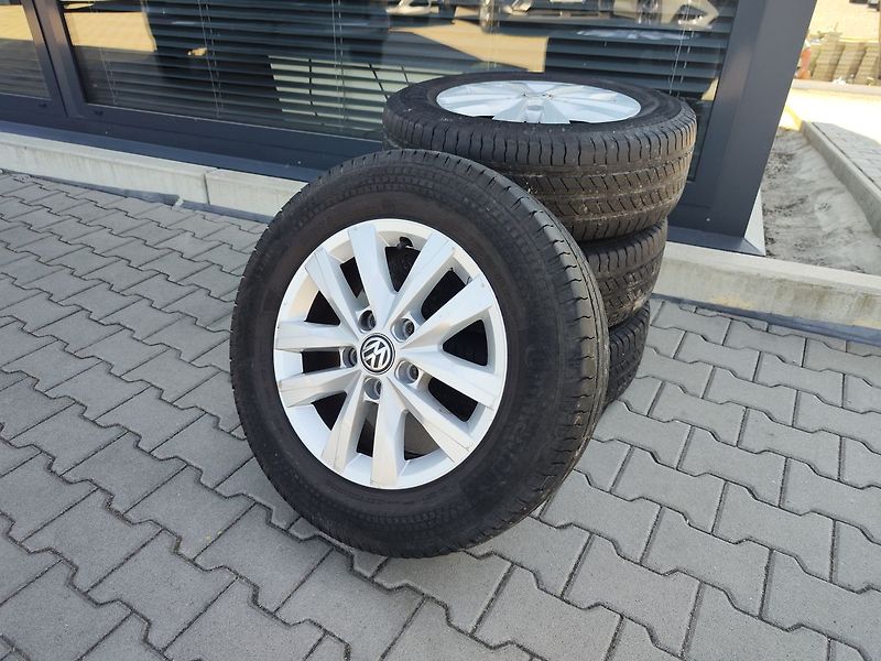 Volkswagen Caravelle 2.0 TDi/110kW Long ,DSG 8.míst - fotka 28 z 28