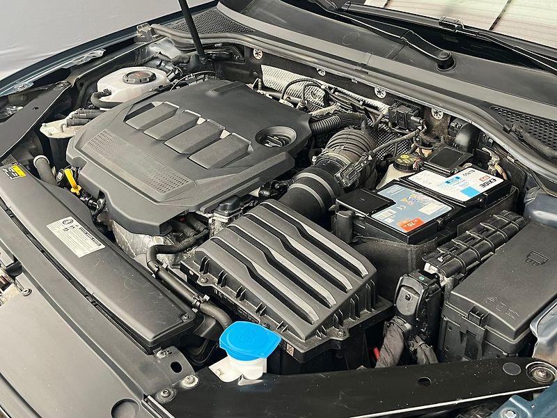 Volkswagen Passat 2.0 TDi LED SVĚTLA, rezervace - fotka 81 z 96