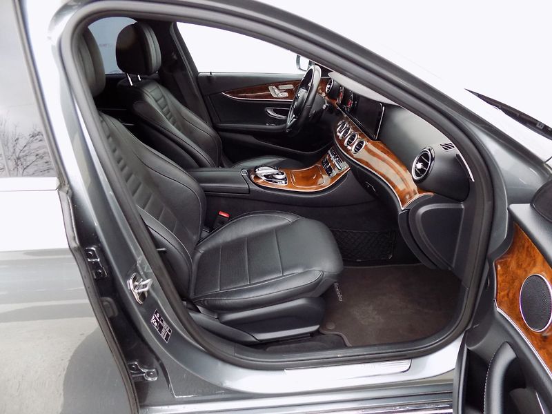 Mercedes-Benz Třídy E (2018) 400d/4-Matic/Full-LED/Webasto/ - fotka 15 z 39