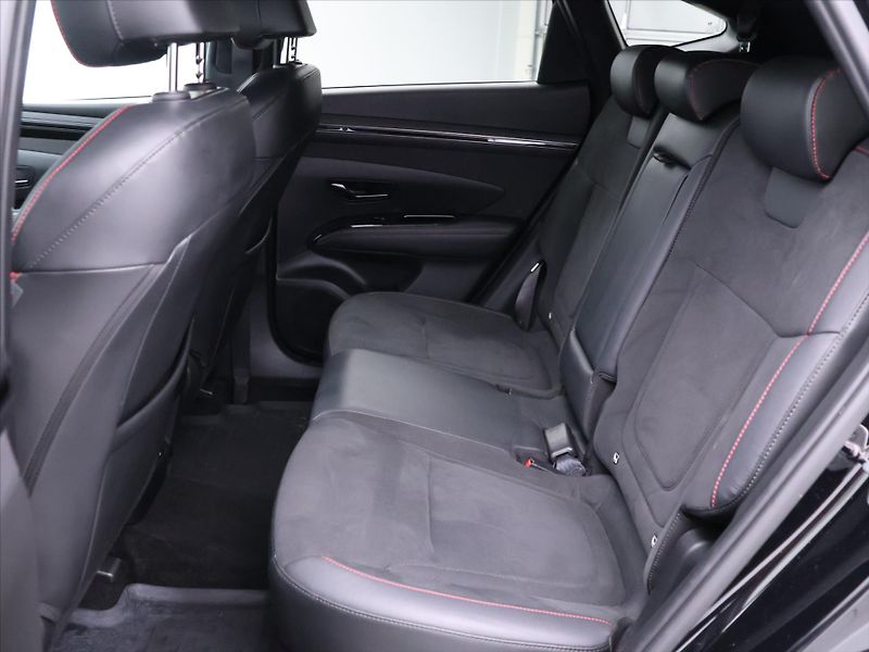 Hyundai Tucson 1,6 CRDi 100kW Aut. NLine 4x4 - fotka 13 z 38