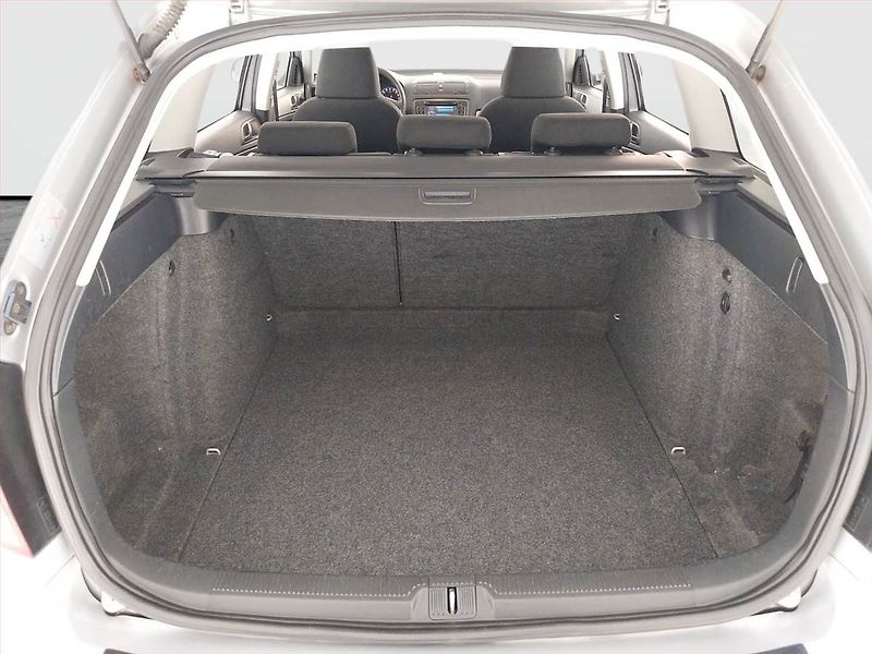 Škoda Octavia (2009) Ambiente 1.6 - fotka 14 z 18