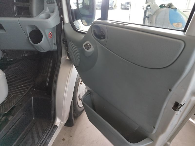 Ford Transit (2010) 2.2,85kW,KLIM.,9MÍST,TAŽ.ZAŘ. - fotka 19 z 27