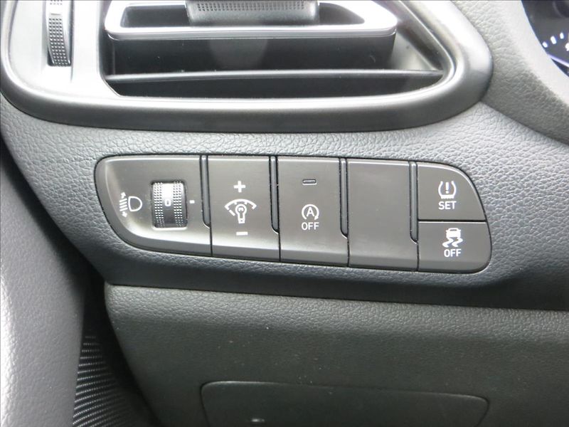 Hyundai i30 1,5 T-GDI 117kW Family Smart - fotka 20 z 26