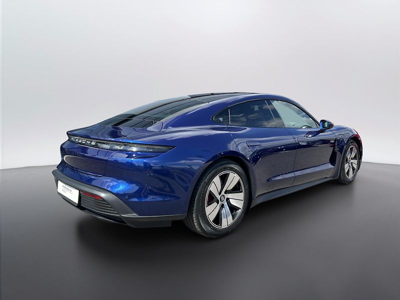 Porsche Taycan 4S - fotka 5 z 30