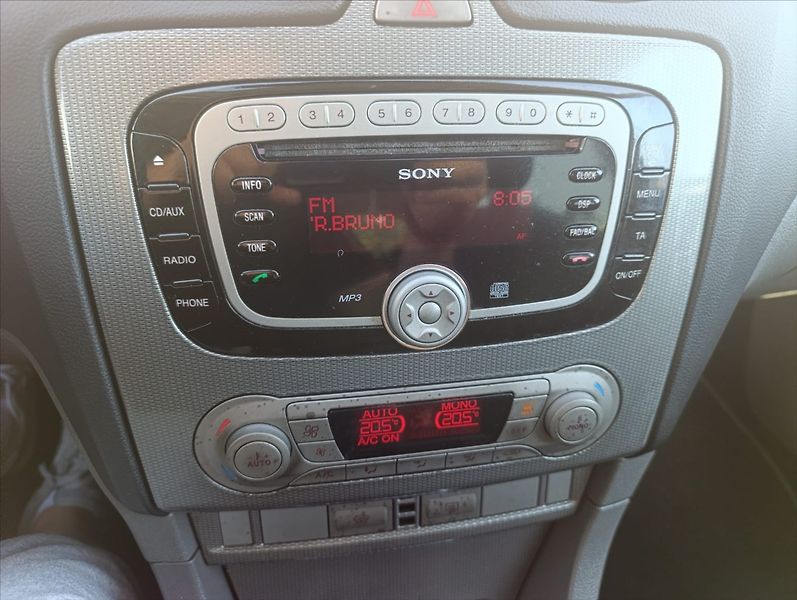 Ford Focus 1,6 TDCi Aut.klimatizace , Alu - fotka 17 z 32