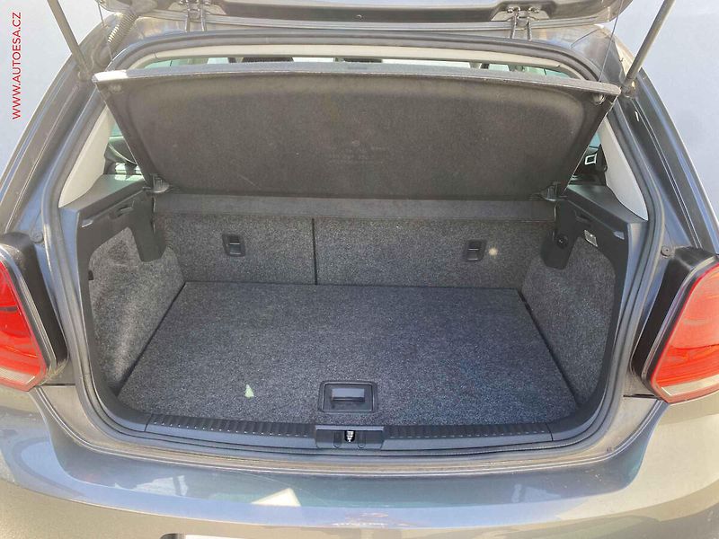Volkswagen Polo (2010) 1.4 i, Team - fotka 7 z 18