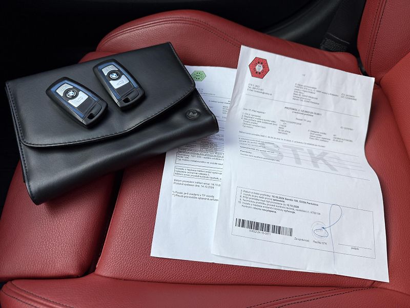 BMW Řada 1 M135i xDRIVE NAVI H/K LED KŮŽE - fotka 42 z 43