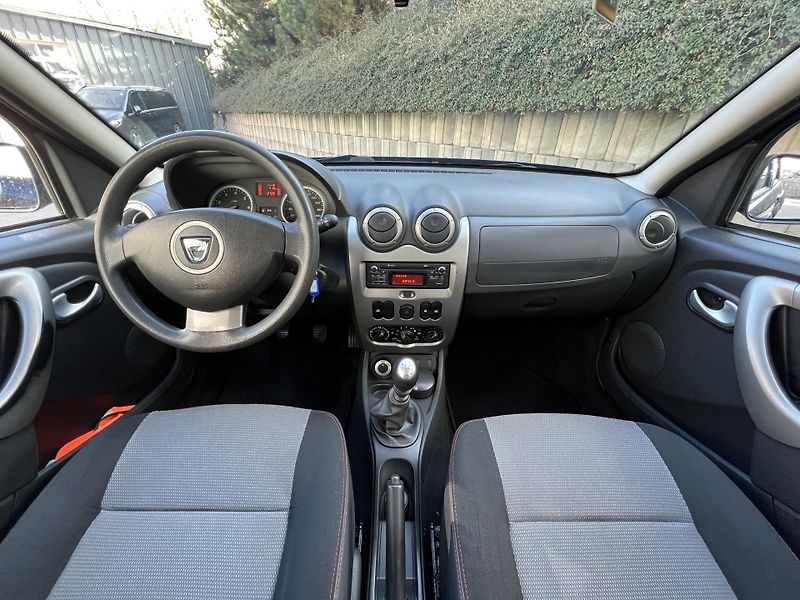 Dacia Duster 1.6 16v 77 kW 4x4 NOVÁ STK - fotka 12 z 16