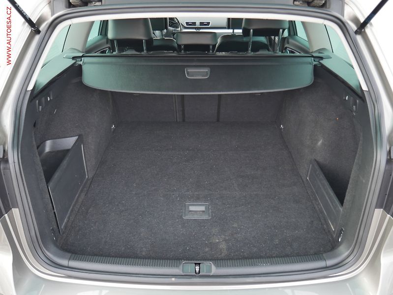 Volkswagen Passat (2013) 2.0 TDi 4x4, ČR, DSG, kůže - fotka 7 z 23
