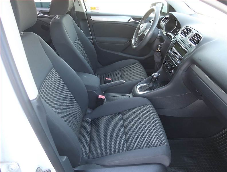 Volkswagen Golf (2011) 1.2 TSI, Automat - fotka 9 z 17