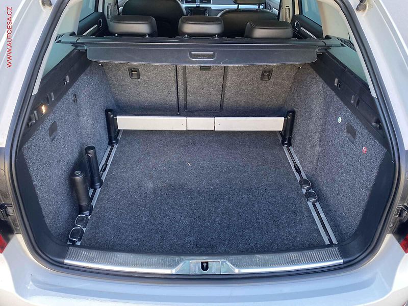 Škoda Superb (2012) 2.0 TDi, Ambition - fotka 7 z 18