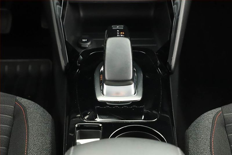 Peugeot 208 (2020) Active 50 kWh, SoH 92% - fotka 13 z 19