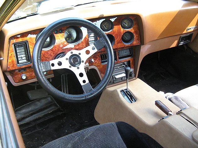 Pohled do interiéru vozu Bricklin SV-1., zdroj: Wikimedia Commons, CZmarlin, volné dílo