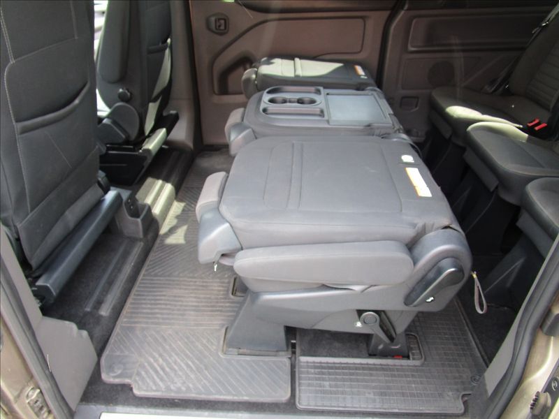 Ford Tourneo Custom 2.0TDCi L2 Titanium, 8 míst - fotka 36 z 57