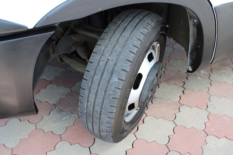 Iveco Daily 35C160 2,3 Skříň+čelo+klima - fotka 16 z 19