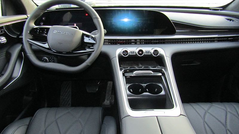 Omoda Ostatní Premium AWD - fotka 5 z 9