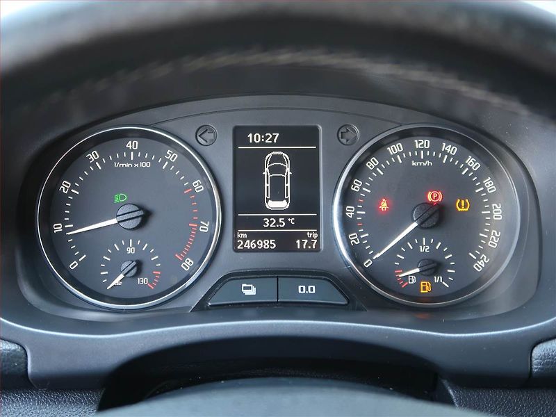 Škoda Fabia (2012) Ambiente 1.2 TSI, po STK - fotka 11 z 17