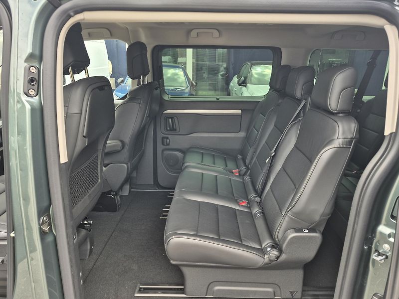 Peugeot Traveller (2026) Allure L3 2.2BlueHDi 180k EAT8 - fotka 12 z 30