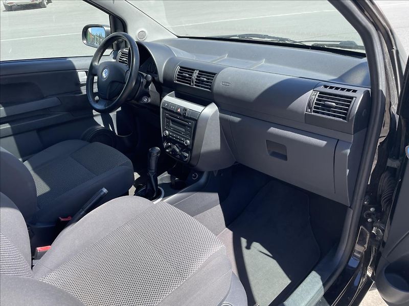 Volkswagen Fox jen 96. tis. km*nová STK* - fotka 23 z 35
