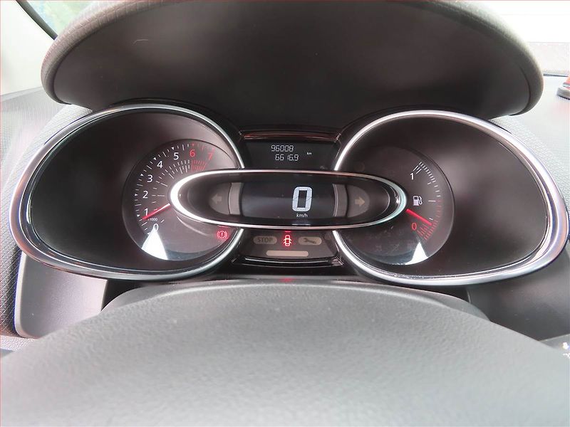 Renault Clio (2017) Limited 1.2 16V, Serv.kniha - fotka 11 z 19